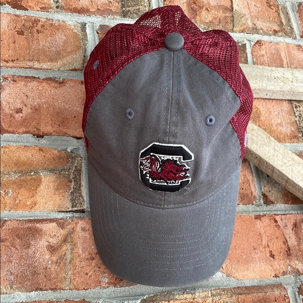 SOUTH CAROLINA GAMECOCKS Dark Gray & Garnet Red Baseball Cap